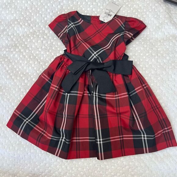 NWT. Ralph Laurendress